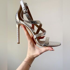 Michael Kors Collection- Silver Patent Leather Strappy Sandals - size 9 - EUC